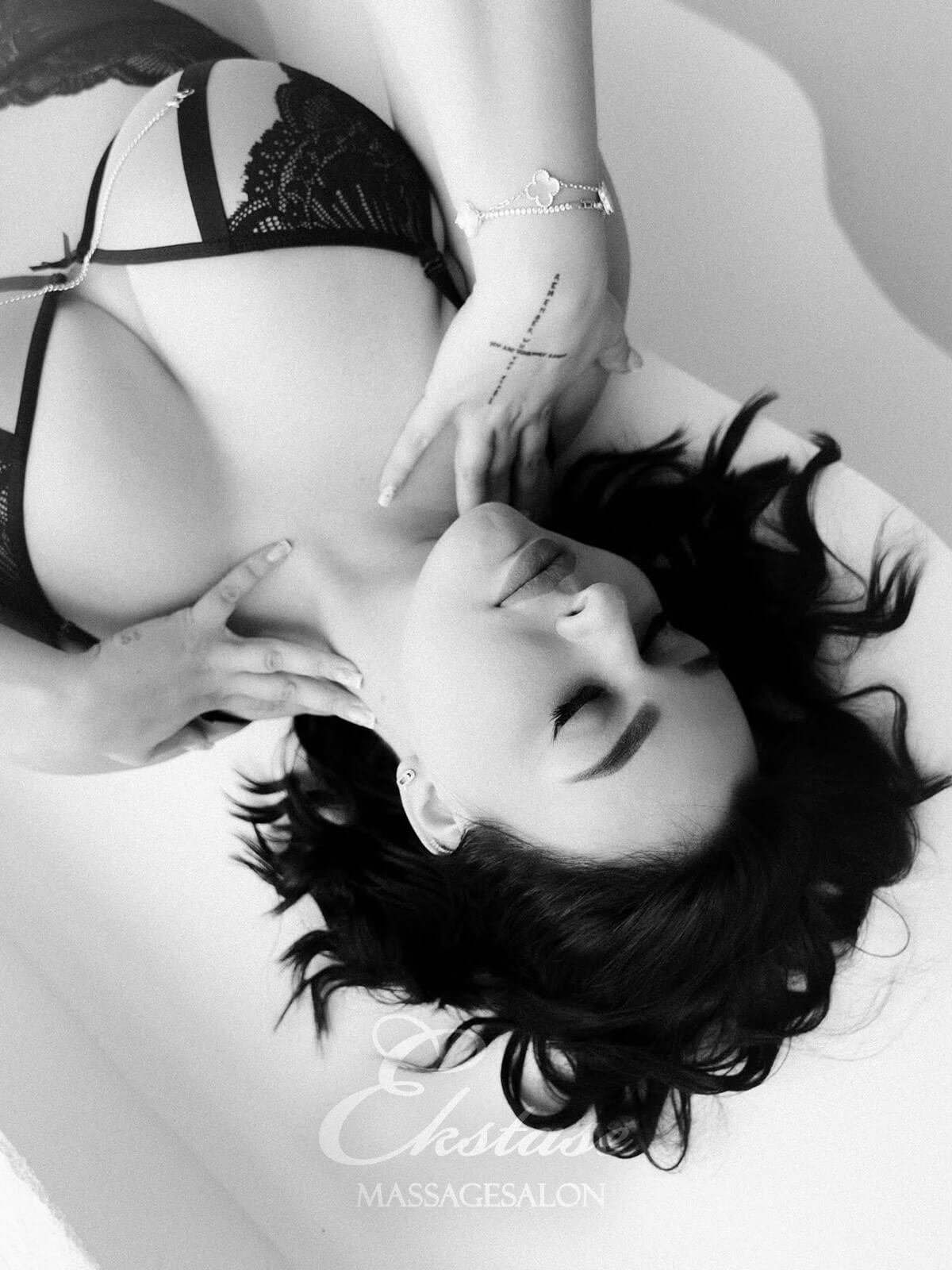 Emilia bei Ekstase Massage Emilia bei Ekstase Massage