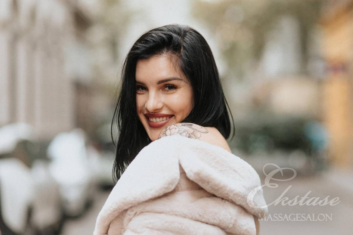 Amina bei Ekstase Massage Amina bei Ekstase Massage