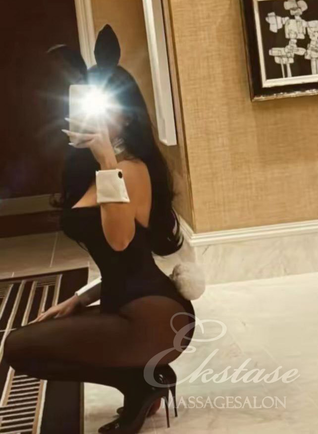 Madame Bianca bei Ekstase Massage Madame Bianca bei Ekstase Massage